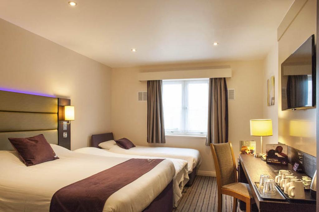 Premier Inn London Romford Central Стая снимка