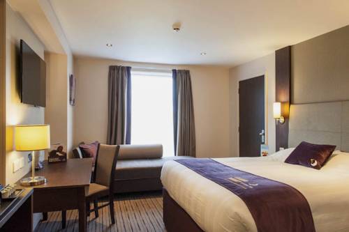 Premier Inn London Romford Central Екстериор снимка