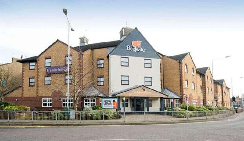 Premier Inn London Romford Central Екстериор снимка